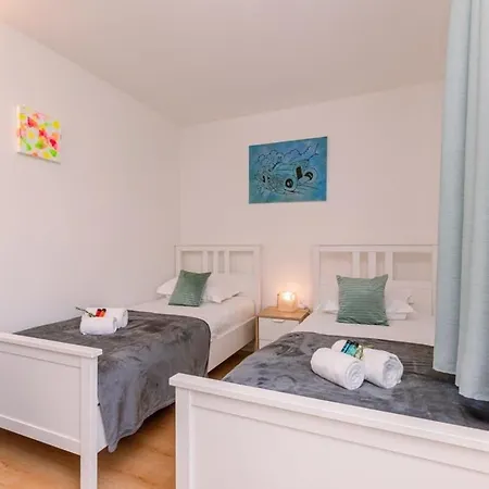 Charming Beachside With Private Terrace Сasa de vacaciones