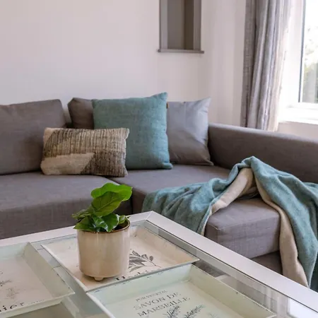 Charming Beachside With Private Terrace Сasa de vacaciones *